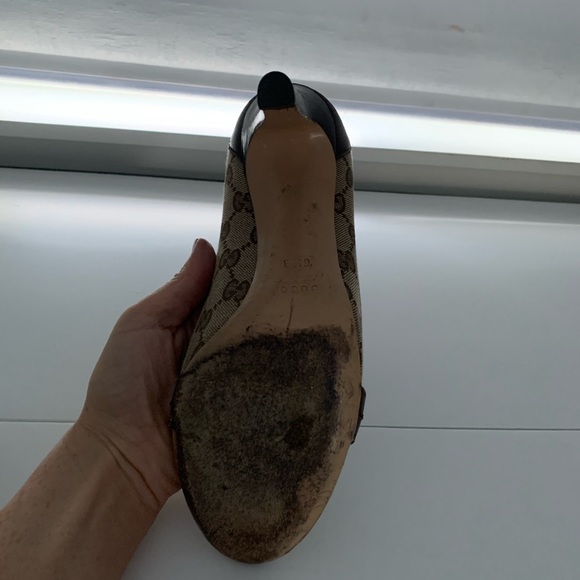 Authentic Gucci Pumps - Picture 2 of 5